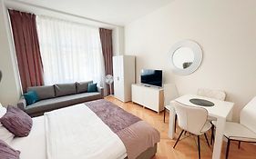 Gold Art Apartments